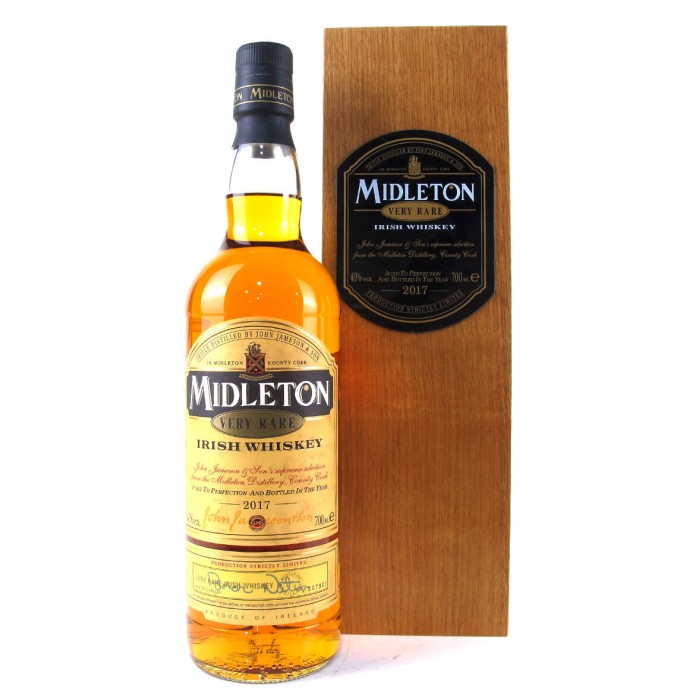 Midleton Very Rare 2017 Old Style Packaging