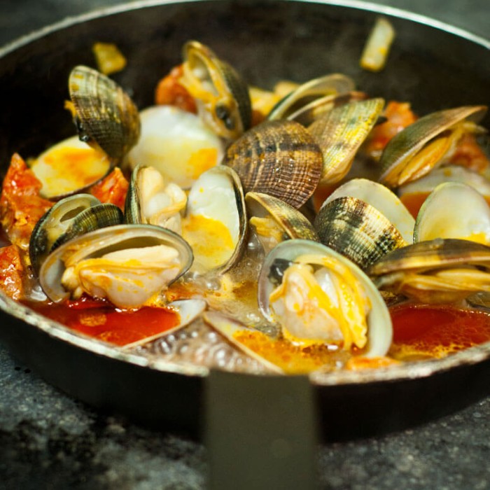 Clams with Chorizo 