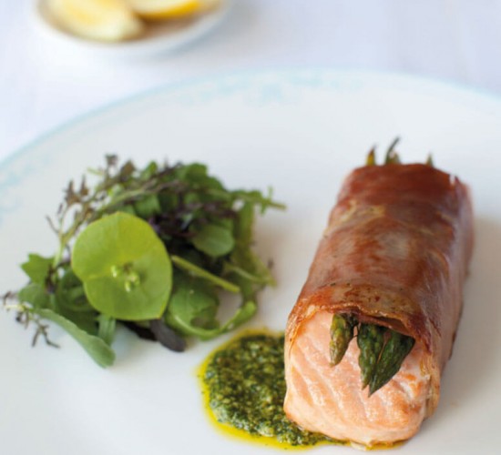 Salmon and Asparagus Wraps with Rocket Pesto